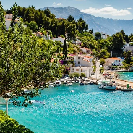 5118-8 For 4 Pers In *