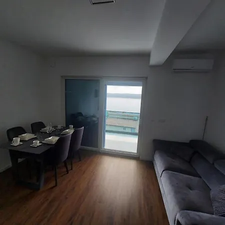 Apartment 5118-8 For 4 Pers In *
