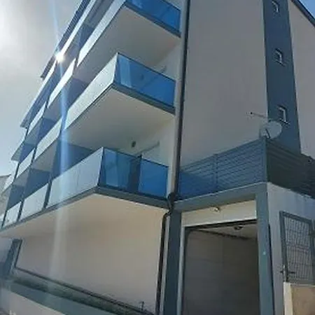 5118-8 For 4 Pers In Apartment Lokva Rogoznica